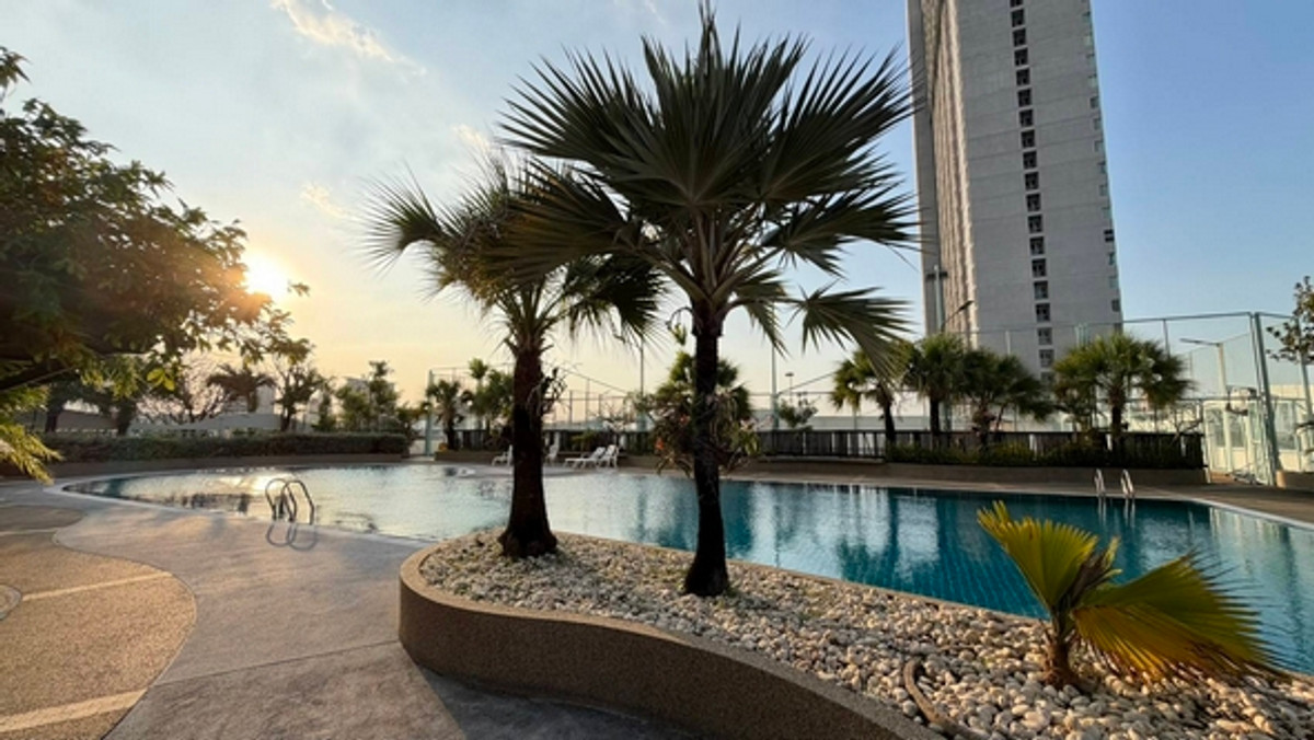 For SaleCondoPinklao, Charansanitwong : Condo with Chaophraya River view 251 sq m, 12nd floor Selling for 17 million baht