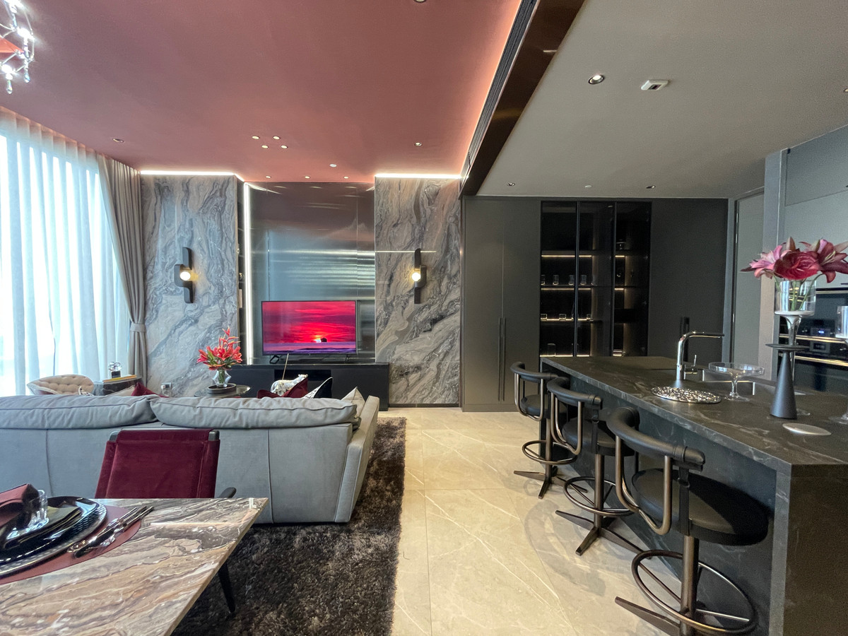 For SaleCondoSukhumvit, Asoke, Thonglor : Condo for sale, best price! Hyde Heritage Thonglor, 36th floor, beautiful view, north, panoramic city view, 3 bedrooms, fully furnished, ready to move in, usable area 136 sq m. Super Luxury Condo, next to Sukhumvit, near BTS Thonglor.