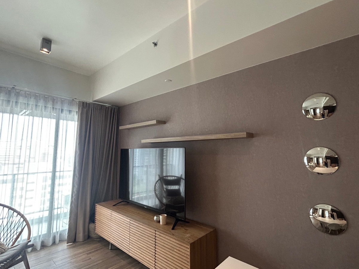 For RentCondoSukhumvit, Asoke, Thonglor : !! Beautiful room for rent, Condo The Lofts Asoke, near MRT Phetchaburi.