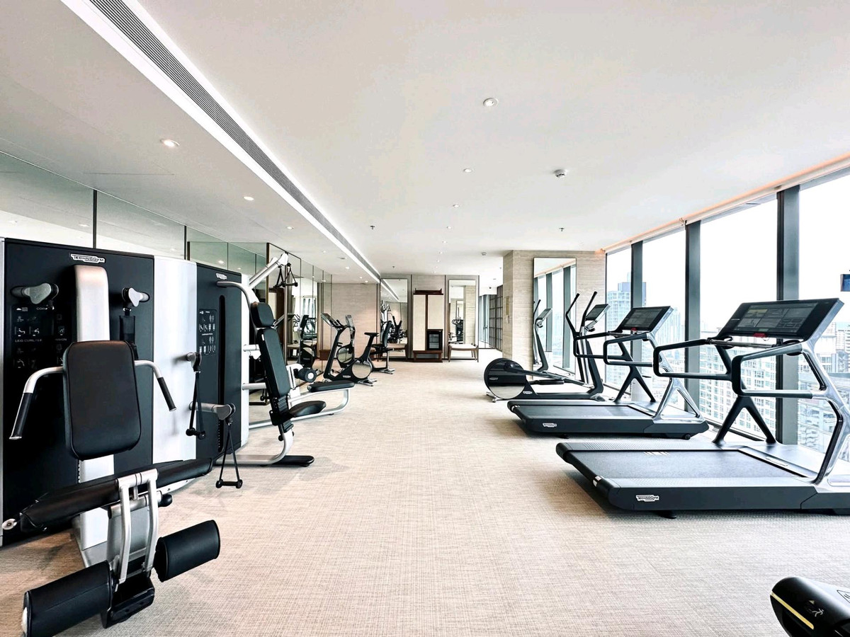 For RentCondoSukhumvit, Asoke, Thonglor : 📍 Next to BTS Thonglor – one step to a luxury lifestyle 💎 Ultra Luxury Condo in the heart of Thonglor Live a superior life in an iconic project with a luxurious design and high privacy.