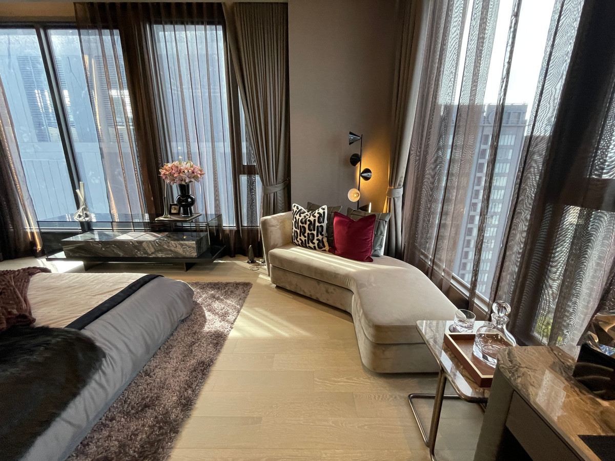 For SaleCondoSukhumvit, Asoke, Thonglor : Condo for sale, best price! Hyde Heritage Thonglor, 36th floor, beautiful view, north, panoramic city view, 3 bedrooms, fully furnished, ready to move in, usable area 136 sq m. Super Luxury Condo, next to Sukhumvit, near BTS Thonglor.