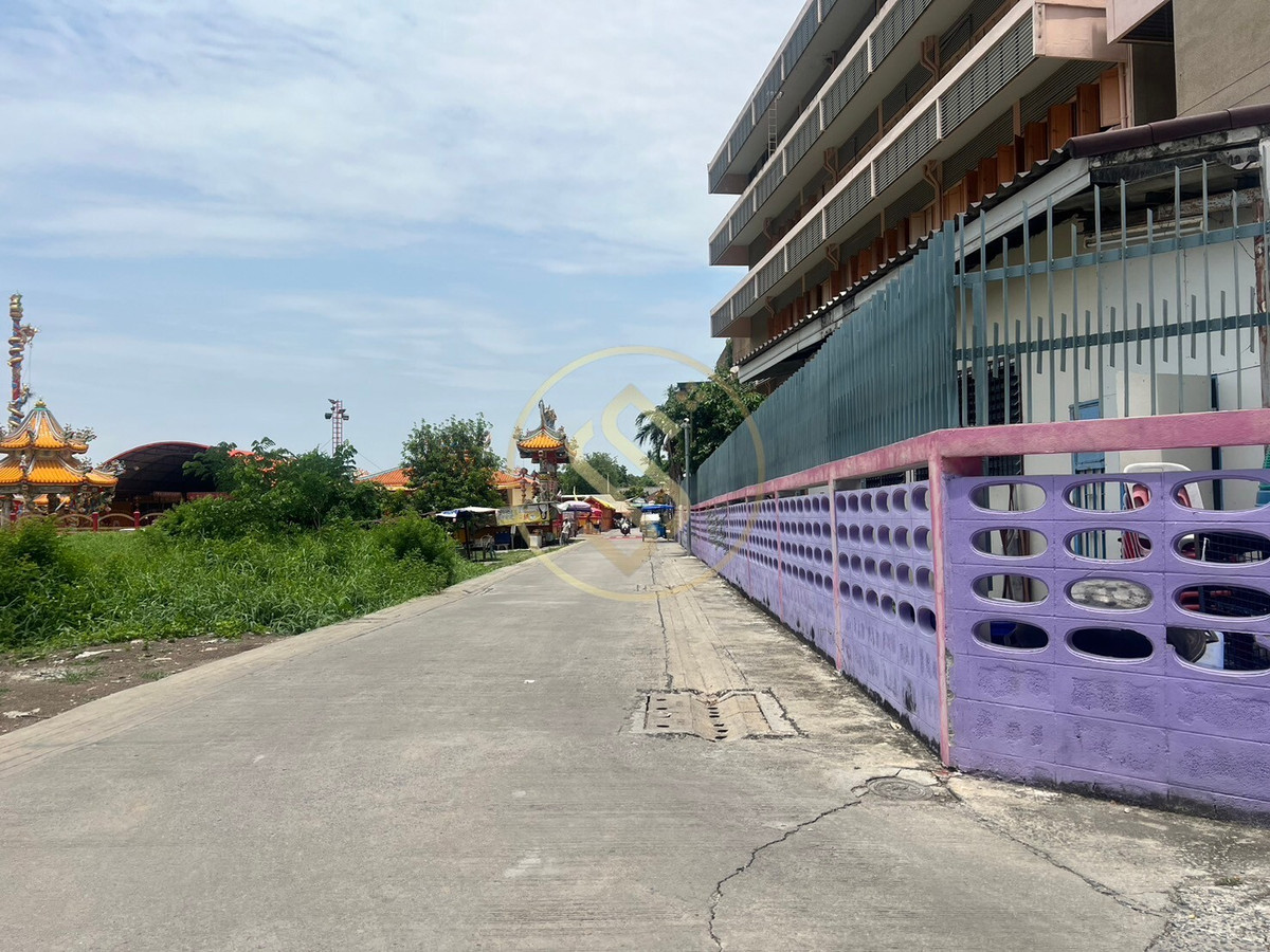 ให้เช่าที่ดินเสรีไทย-นิด้า : ให้เช่าด่วน ที่ดินในซอยเสรีไทย 50 เเยก 3 ที่ดินเปล่า  2 ไร่ 33 ตรว. ติดคลองยาวบรรยากาศดี ใกล้ท่าเรือหลอแหล ติดโรงเรียนคันนายาว