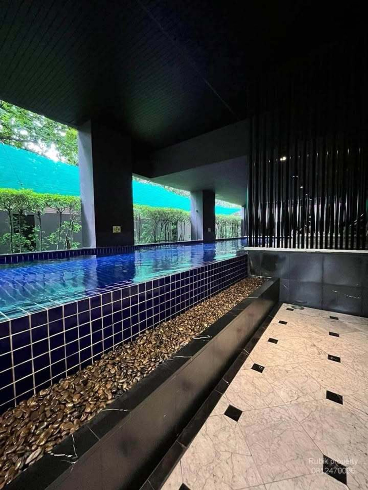 For RentCondoSukhumvit, Asoke, Thonglor : 🏙️ For rent Noble Reveal Ekkamai 📍 Only 200 meters from BTS Ekkamai RB487 ✨ Renovated the entire room, Modern Luxury style, fully built-in, ready to move in.