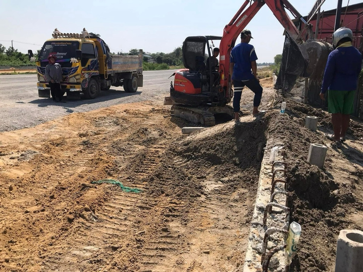 ที่ดินพุทธมณฑล ศาลายา : ขายที่ดิน 155 ตารางวา ติดถนนสามแยกไฟฉาย - พุทธมณฑลสาย4 