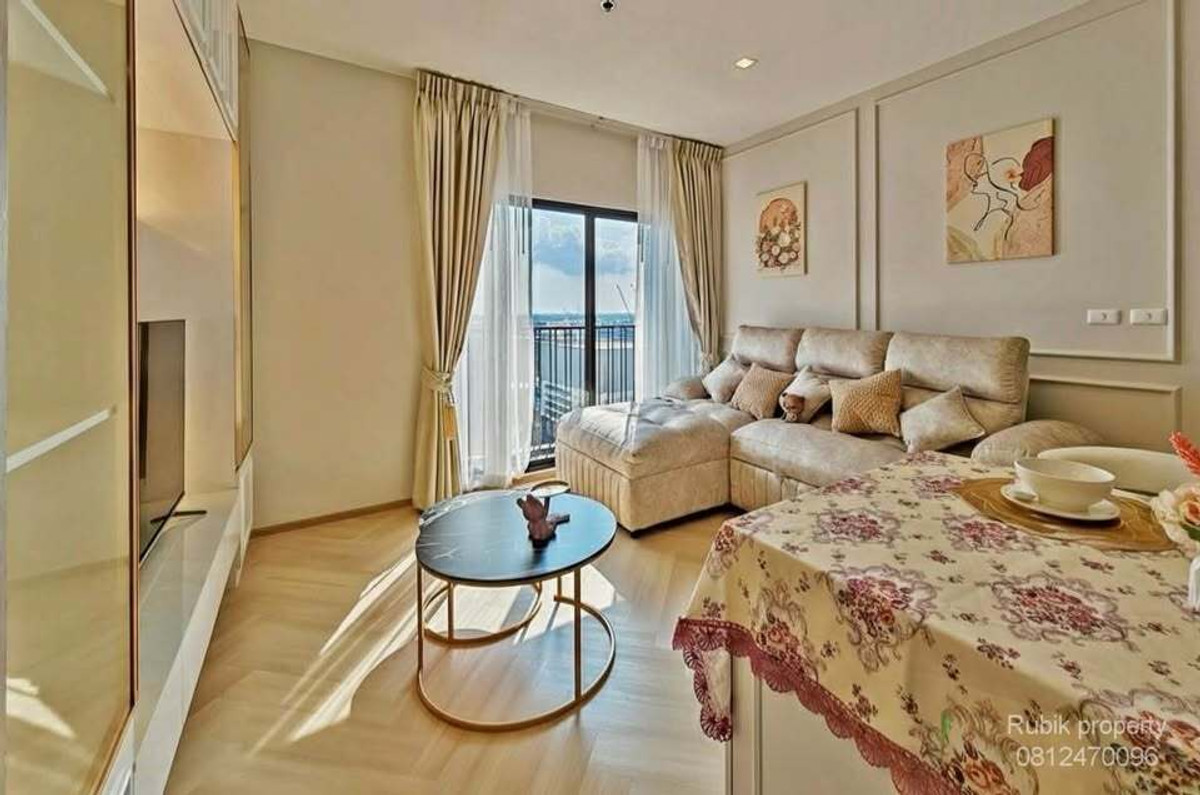 For RentCondoSukhumvit, Asoke, Thonglor : 🏙️ For rent Noble Reveal Ekkamai 📍 Only 200 meters from BTS Ekkamai RB487 ✨ Renovated the entire room, Modern Luxury style, fully built-in, ready to move in.