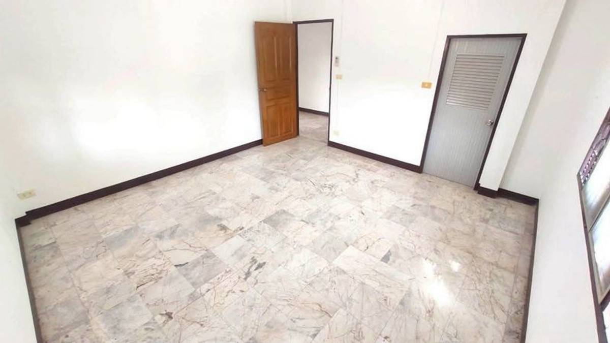 HouseNakhon Nayok : For rent, one-story house in Nakhon Nayok, near Chulachomklao Royal Military Academy (C.P.R.), vacation home style, 74 sq m., located before the waterfall, Phrommani Subdistrict, Mueang District, size 3 bedrooms, 2 bathrooms.