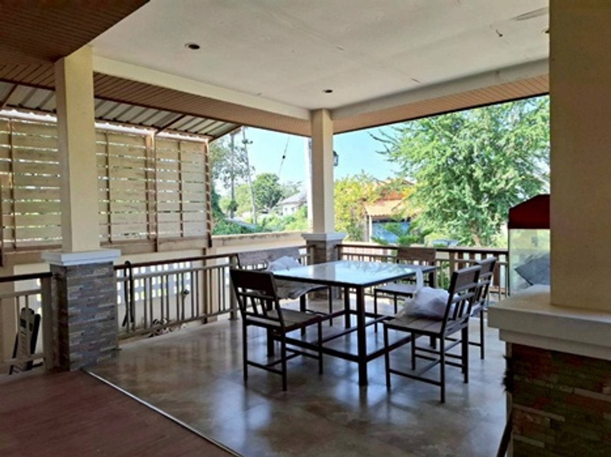 For SaleCha-am Phetchaburi : Land for sale with buildings, apartment + detached house, total area 1 rai 39 square wah, Ban Lat District, Phetchaburi Province, price 19,000,000 baht.