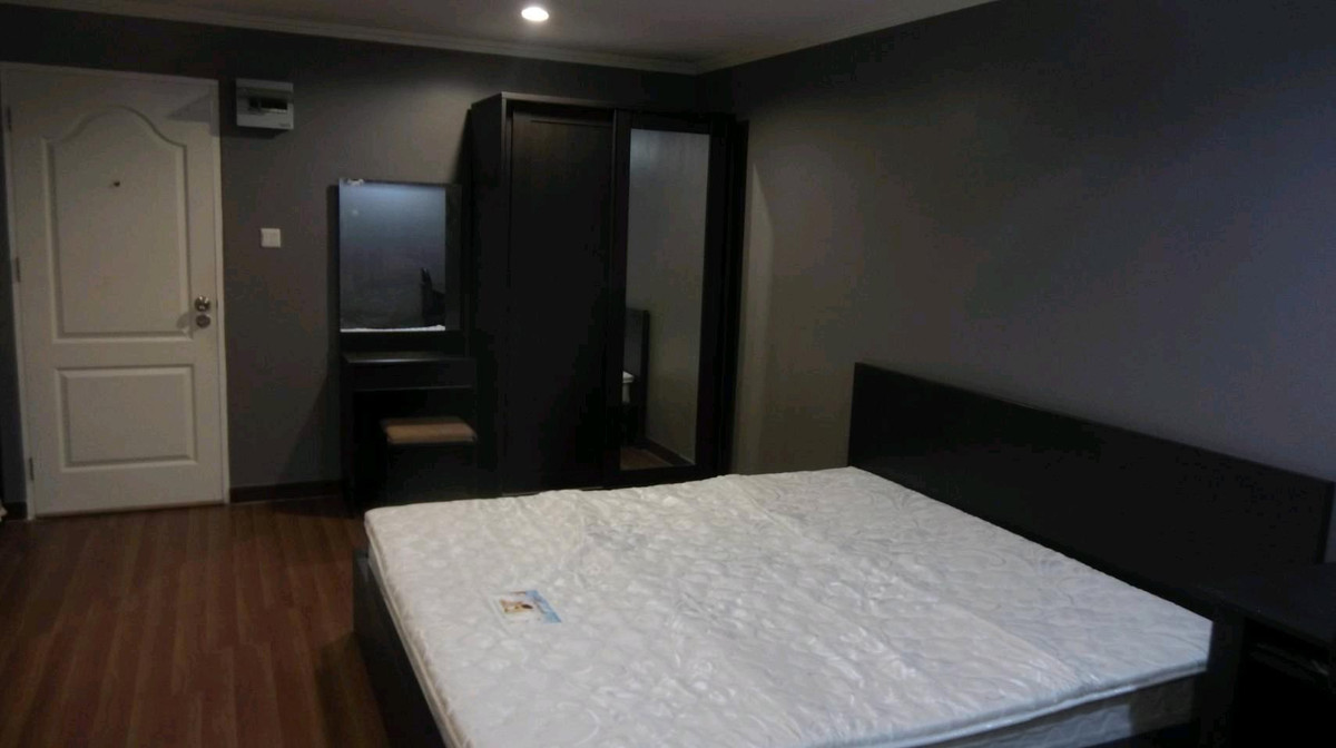 For SaleCondoSapankwai,Jatujak : Urgent ✅🌃 Condo for sale, Family Town Inthamara 29, size 30 sq m., 13th floor, price 1.39 million baht, near BTS.