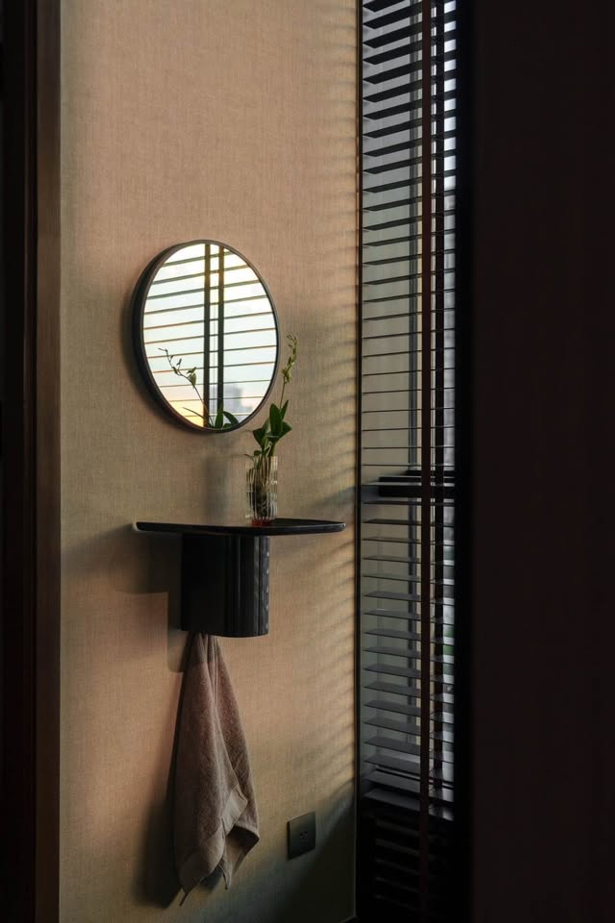 For RentCondoSukhumvit, Asoke, Thonglor : Condo The ESSE Sukhumvit 36, convenient travel, near BTS, there is a shuttle, beautiful room, fully furnished, ready to move in!