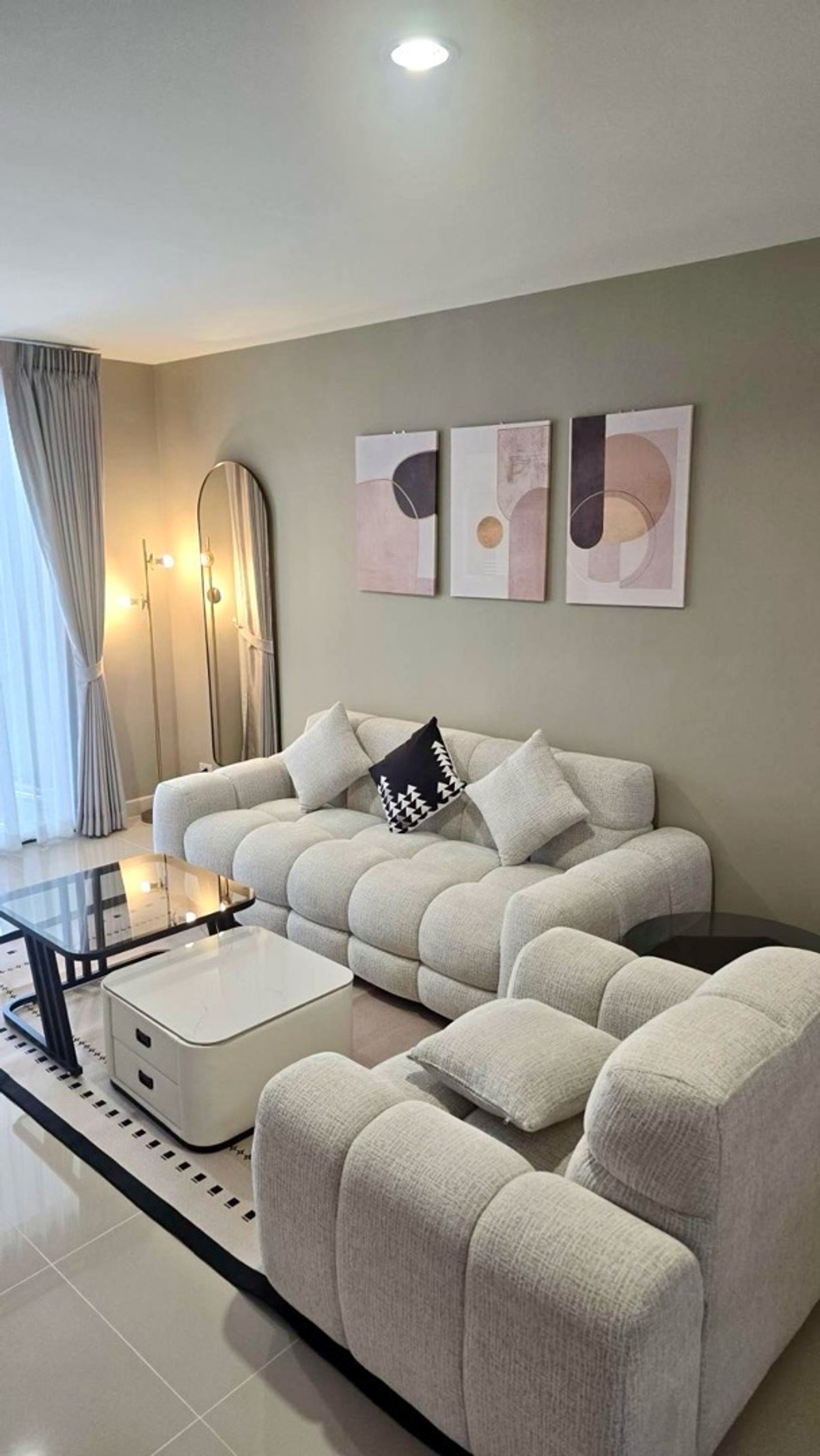 For RentSamut Prakan,Samrong : 🌟Brand-New Townhome for Rent: Pleno Sukhumvit-Bangna 4 Modern 2.5-storey townhome featuring 3 bedrooms and 3
bathrooms. Beautifully designed in a modern Loft style and decorated.💥 Rental Fee: 65,000 THB/month. 