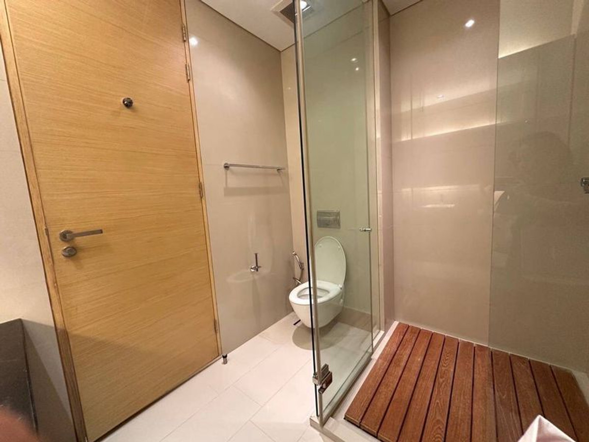 ให้เช่าคอนโดสีลม ศาลาแดง บางรัก : 2 ห้องนอน ที่ Saladaeng Residences, Contact 062-496-6454