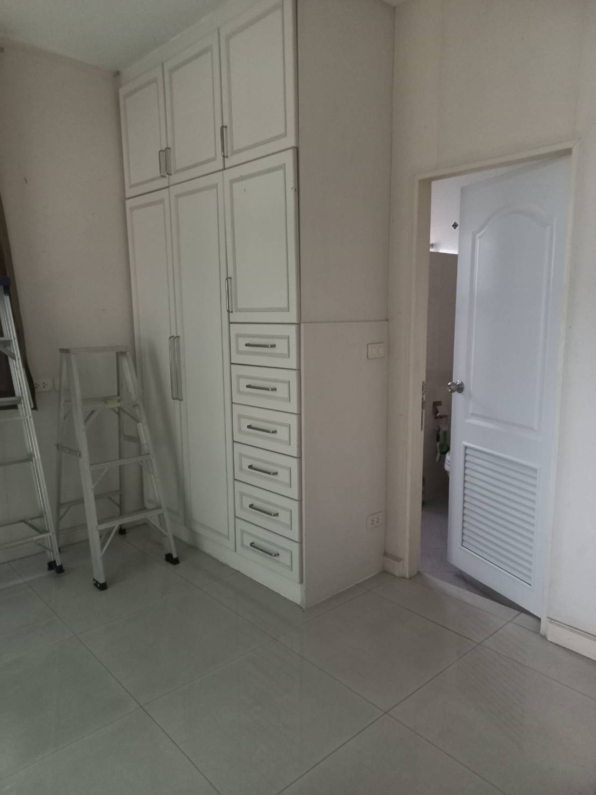 ขายบ้านลาดกระบัง สุวรรณภูมิ : ขายบ้าน  ราชพฤกษ์ เฉลิมพระเกียรติ ร. 9 ห้องมุม ดอกไม้ เขต ประเวศ กรุงเทพ CX-143984