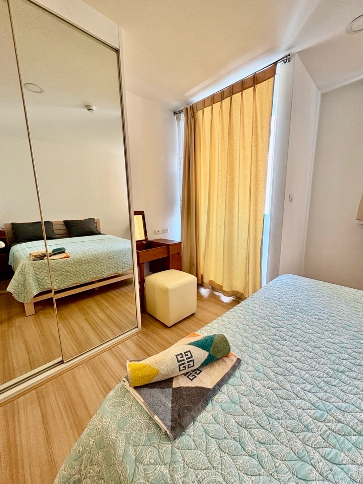 ขายคอนโดพระราม 8 สามเสน ราชวัตร : 🌉 ขายด่วน! คอนโดวิวโค้งน้ำเจ้าพระยา สะพานพระราม 8 🌉
Chateau In Town Rama 8
💥 ราคาเพียง 2.25 ล้านบาท (รวมค่าโอน) 💥

ตื่นเช้ามาพร้อมวิวแม่น้ำเจ้าพระยา
เย็น ๆ นั่งมองแสงไฟสะพานพระราม 8 จากห้องคุณ
ทำเลนี้…หายาก และราคานี้…ไม่ควรพลาด!
