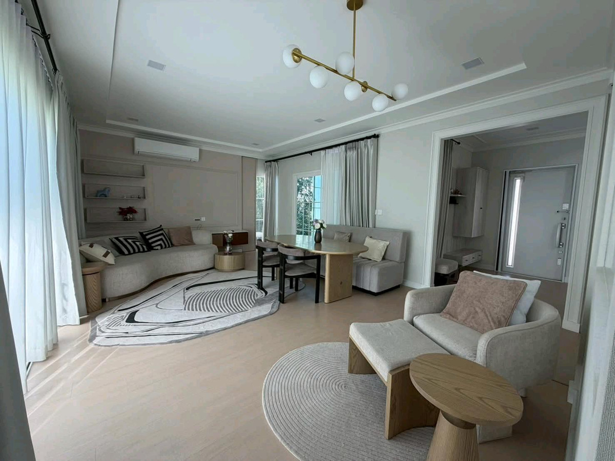 For RentHouseBangna, Bearing, Lasalle : 🍃 Calm, private atmosphere, suitable for family living 🌿