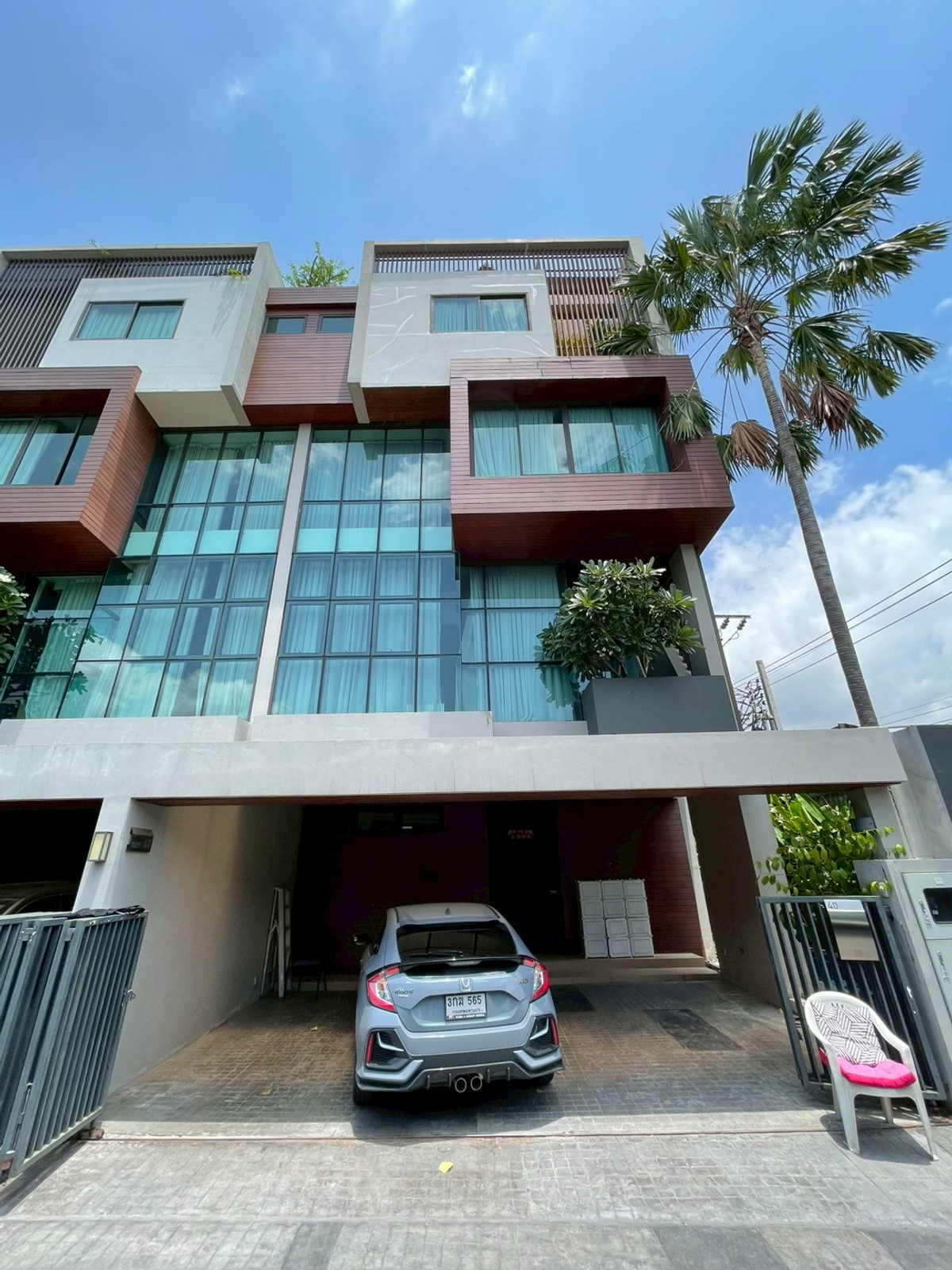 ให้เช่าทาวน์โฮมอ่อนนุช อุดมสุข : ให้เช่าทาวน์โฮมหรูพร้อมสระว่ายน้ำส่วนตัว 4 ชั้น - ซอยเอกมัย 22 ใกล้ BTS เอกมัย