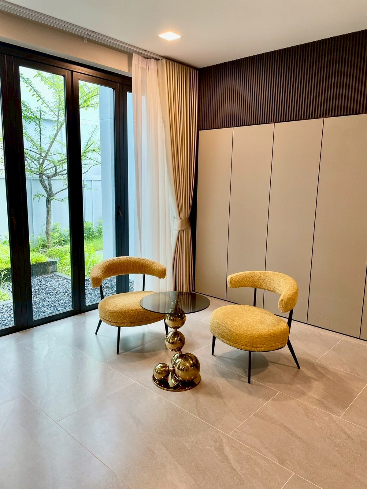 For RentHousePattanakan, Srinakarin : For rent Vive2 Krungthep Kreetha (behind Wellington School)