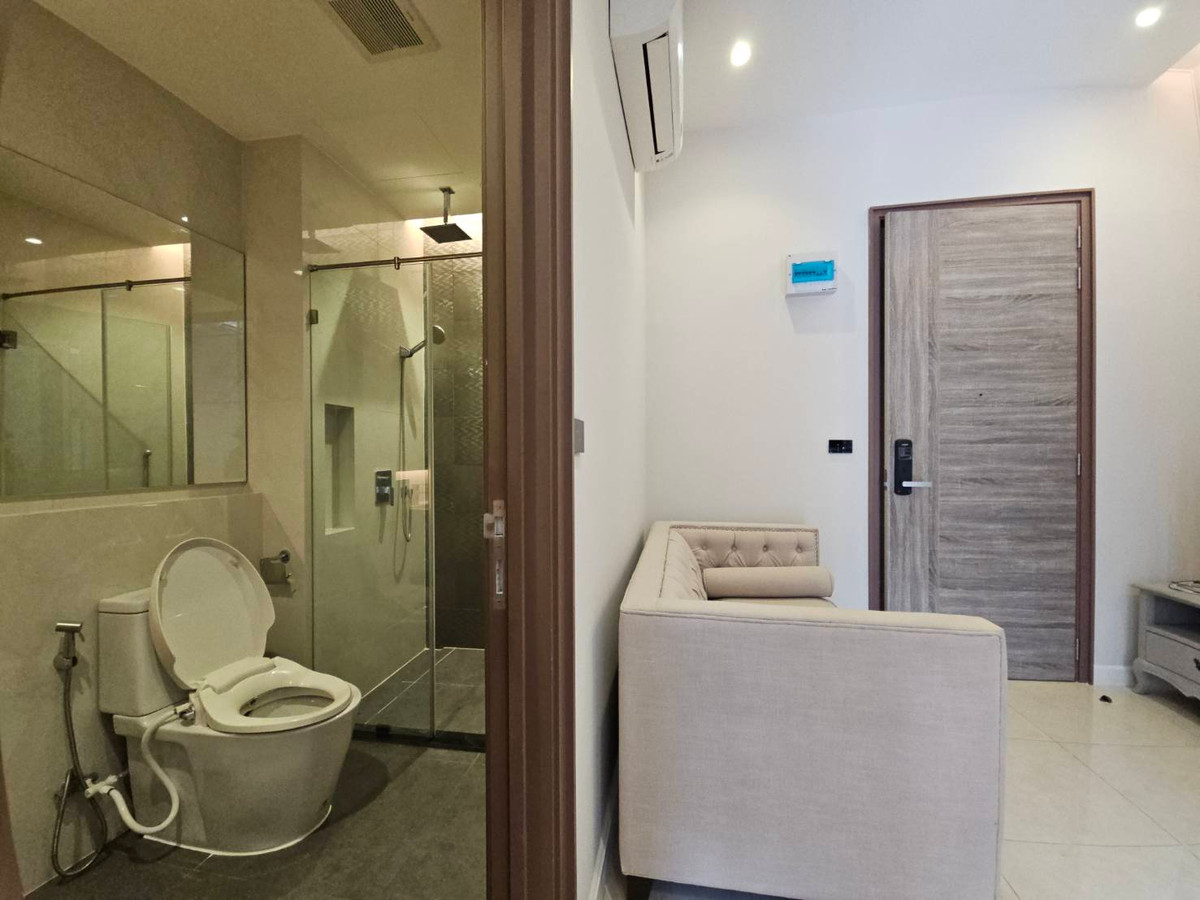 For RentCondoOnnut, Udomsuk : 🏙️ Room for rent near BTS On Nut, 1 bedroom, convenient location, lots of amenities.