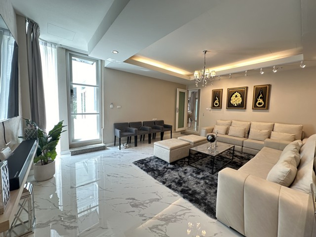 For RentHouseNawamin, Ramindra : Code C7011, 2-story detached house for rent, Wararom Premium Village, Watcharapol-Chatuchot. With private swimming pool