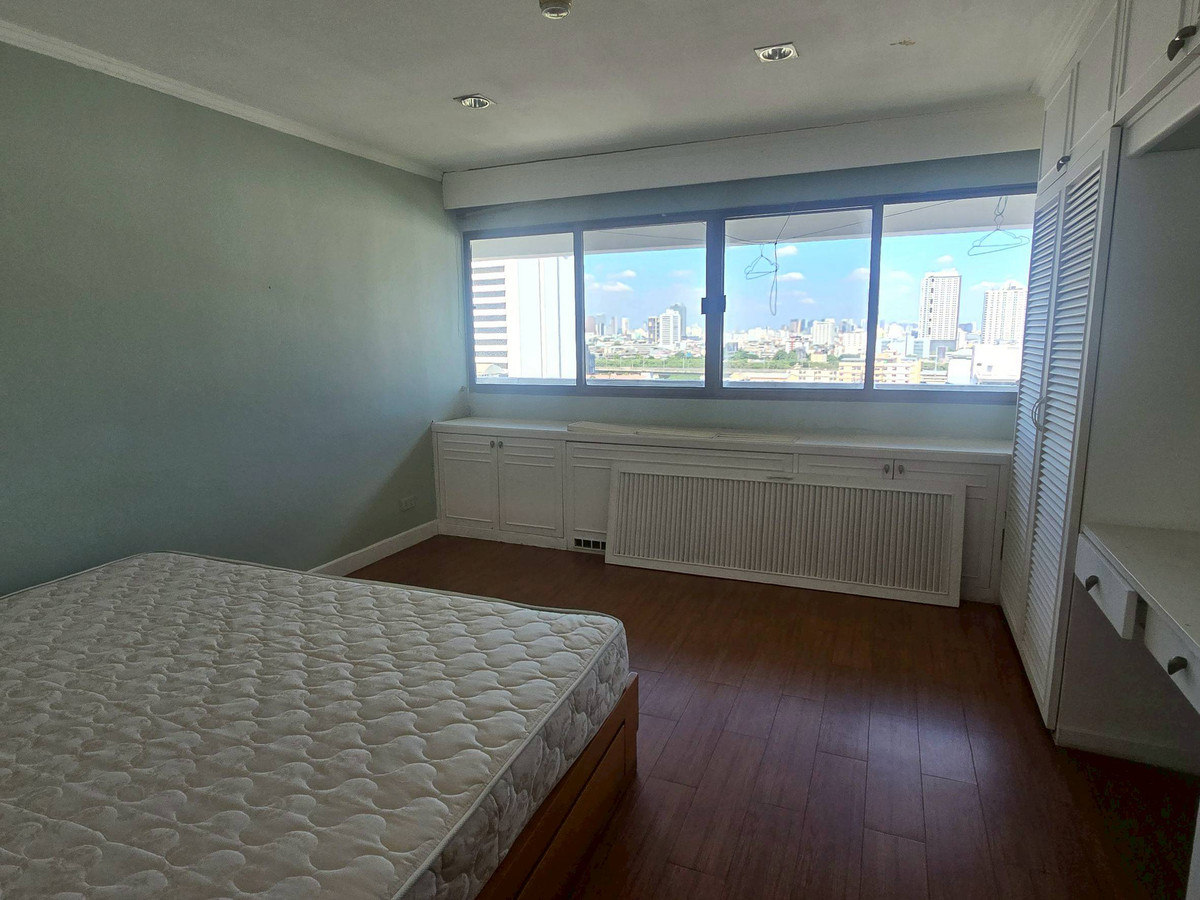 ขายคอนโดสุขุมวิท อโศก ทองหล่อ : LTH14086– ห้องเปล่า ราคาดี รีโนเวทง่าย กำไรพุ่ง - Condominium 180 Sq.M (Under market price) 2 Beds for Sale close to International School in Sukhumvit 15 | คอนโดมิเนียม 2 ห้องนอน ขาย สุขุมวิท 15 ใกล้โรงเรียนนานาชาติ