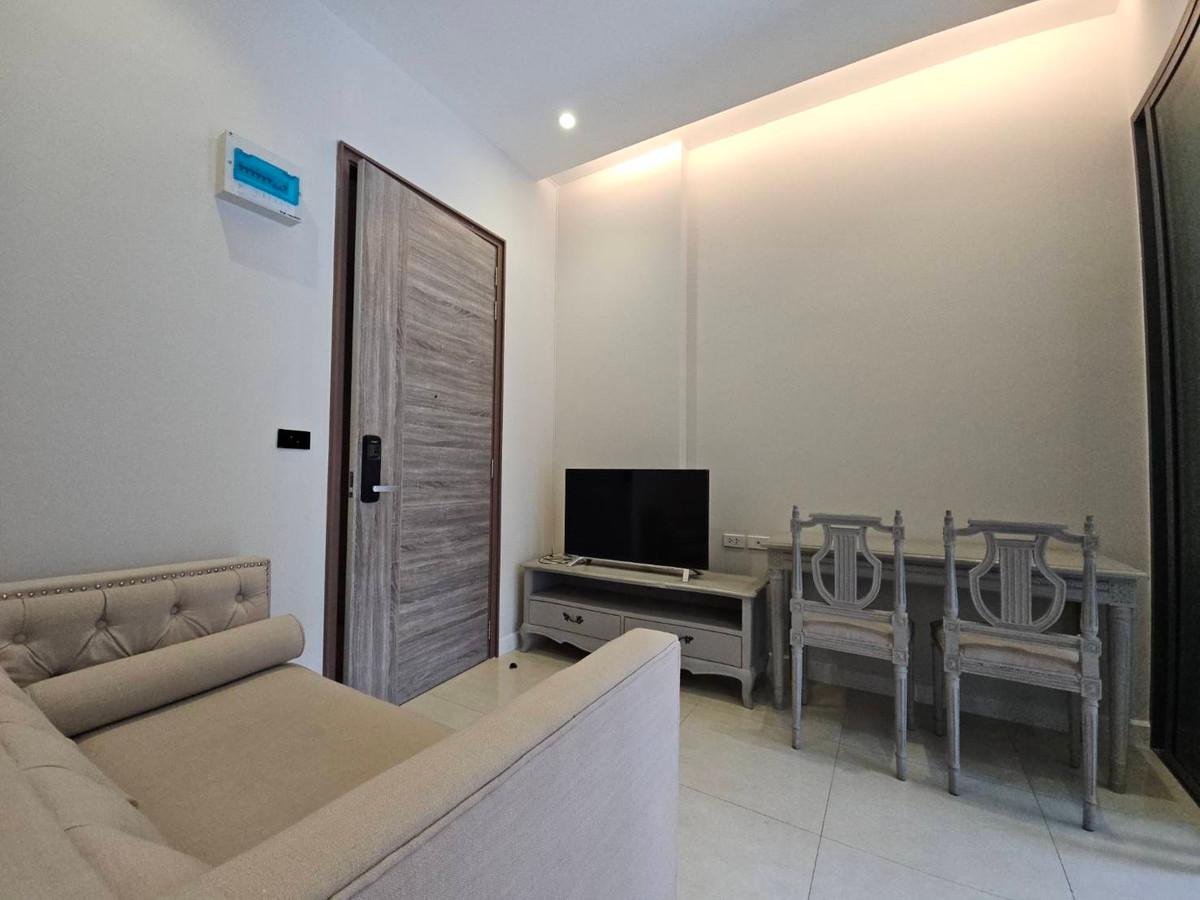 For RentCondoOnnut, Udomsuk : 🏙️ Room for rent near BTS On Nut, 1 bedroom, convenient location, lots of amenities.