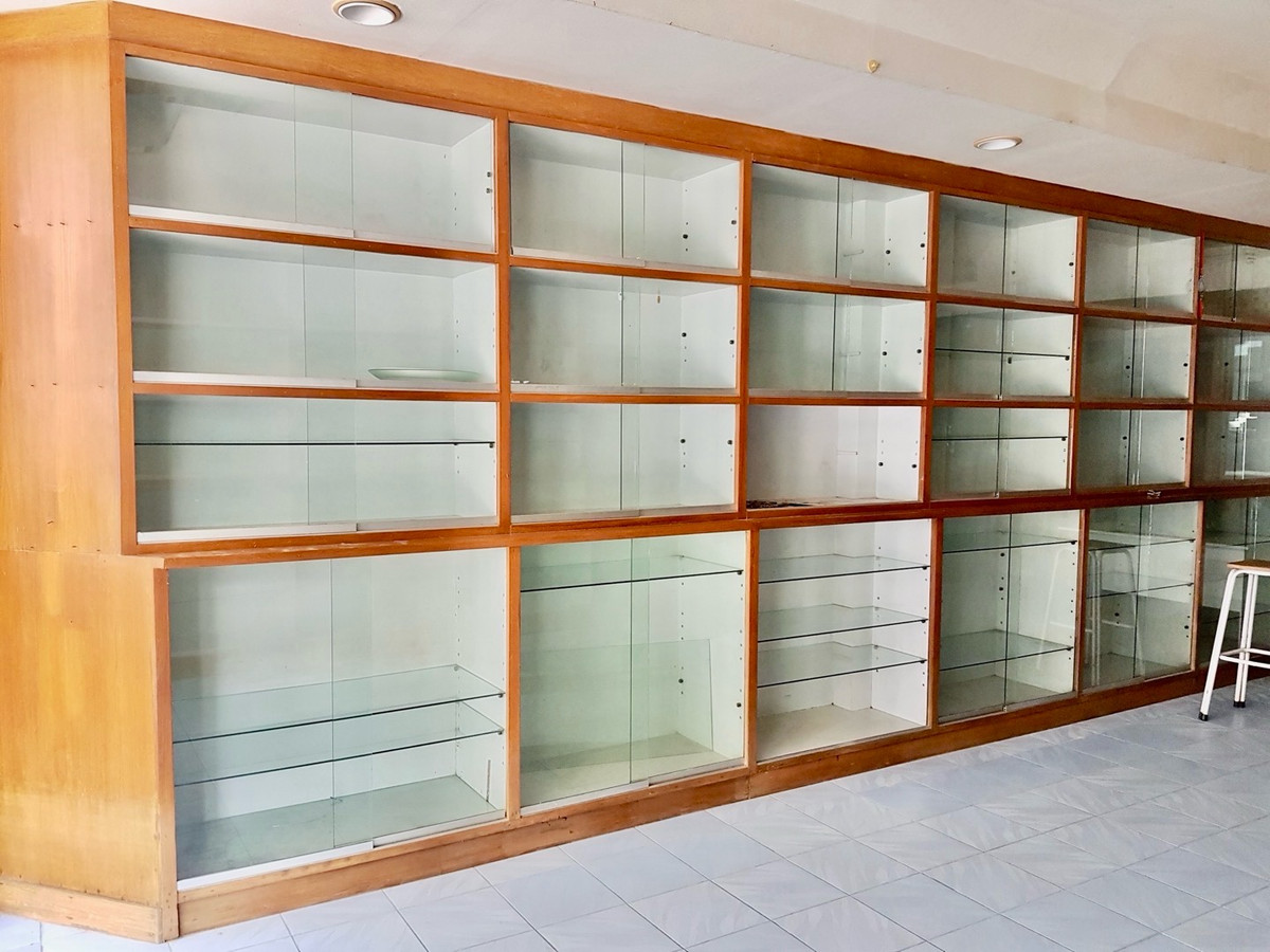 ขายอาคารพาณิชย์นนทบุรี บางใหญ่ บางบัวทอง : 🔥 ขายด่วน อาคารพาณิชย์ บัวทองธานี 🔥
3.5 ชั้น + ชั้นลอย + ดาดฟ้า | 15 ตร.วา
💥 ลดเหลือ 1.69 ล้านบาท (จาก 1.9 ล้าน)
	•	2 ห้องน้ำ
	•ชั้น 1และ	ชั้น3 มีประตูกระจก 
ชั้น 2 ห้องเก็บของ