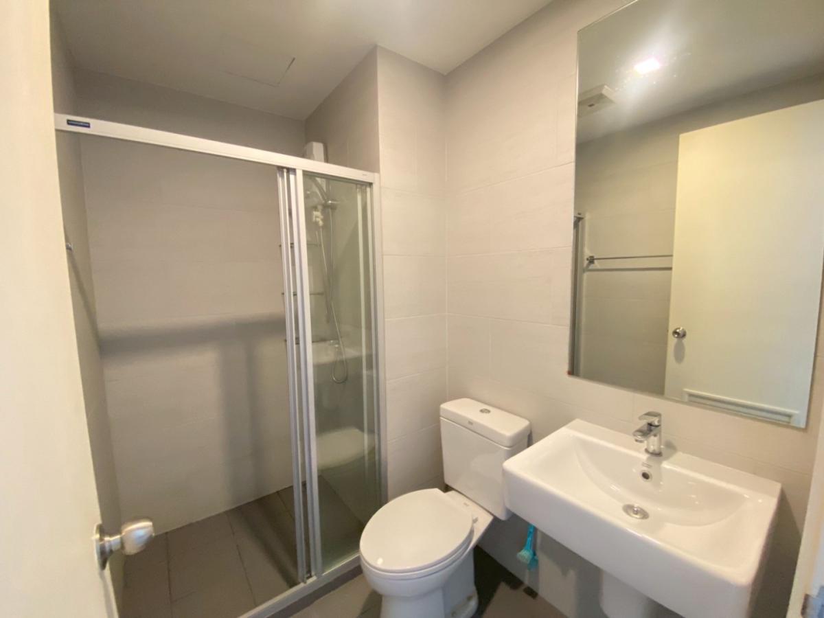 For SaleCondoSriracha Laem Chabang Ban Bueng : 🔥Urgent Sale🔥 Notting Hill Laem Chabang-Sriracha, near Kasetsart University Sriracha Campus. Fully furnished, ready to move in.