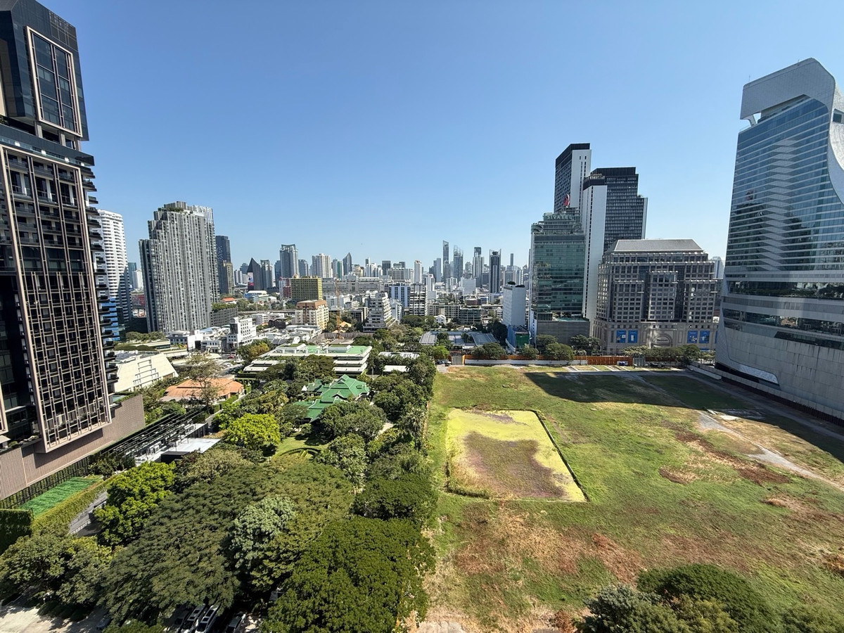 For RentCondoWitthayu, Chidlom, Langsuan, Ploenchit : Somkid Gardens Condo for rent!! 3bed 4bath 252 sq.m. Classic Style 2Carpark BTS Chidlom