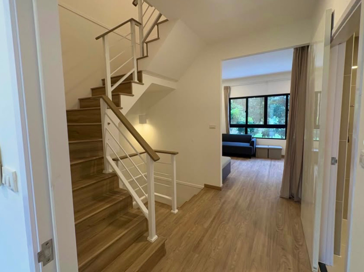 ให้เช่าทาวน์โฮมพัฒนาการ ศรีนครินทร์ : ให้เช่า | Townhome 3 ชั้น วิวสนามกอล์ฟ โครงการ Patio Srinakarin–Rama 9 (กรุงเทพกรีฑา) บ้านใหม่ ไม่เคยปล่อยเช่า ตกแต่งสไตล์มินิมอล