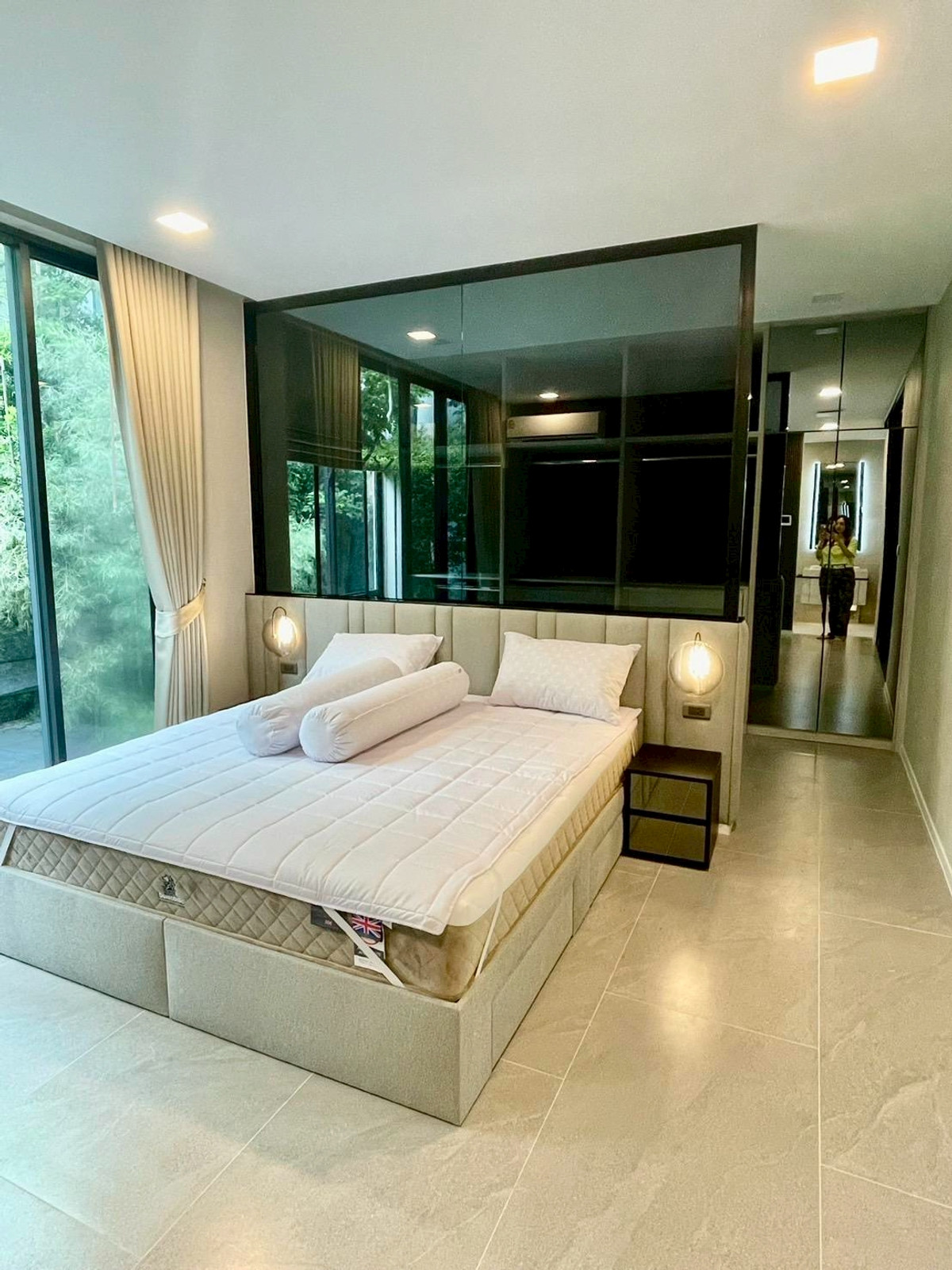 For RentHousePattanakan, Srinakarin : For rent Vive2 Krungthep Kreetha (behind Wellington School)