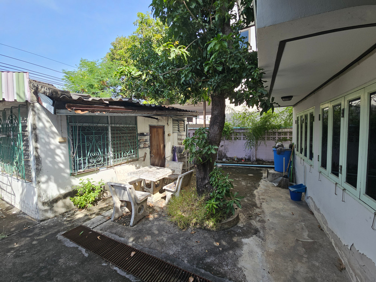 ขายที่ดินลาดพร้าว101 แฮปปี้แลนด์ : ขายด่วน ที่ดินทำเลทองพร้อมสิ่งปลูกสร้าง (89 ตร.ว.) ซอยลาดพร้าว 93 เพียง 1 กม. ถึงรถไฟฟ้า มหาดไทย