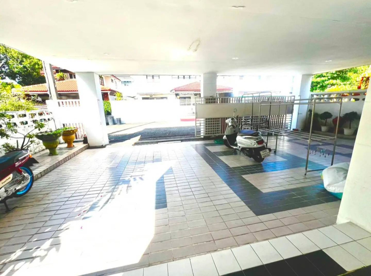 For SaleHouseKaset Nawamin,Ladplakao : For Sale Two-story detached house, Soi Lad Pla Khao 10 , Chorakhe Bua , Lat Phrao , Bangkok , CX-141421