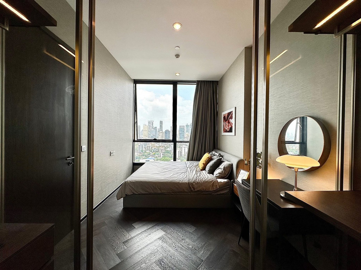 For RentCondoSukhumvit, Asoke, Thonglor : Condo The Esse Sukhumvit 36, convenient travel, near BTS, there is a shuttle, beautiful room, fully furnished, ready to move in!!