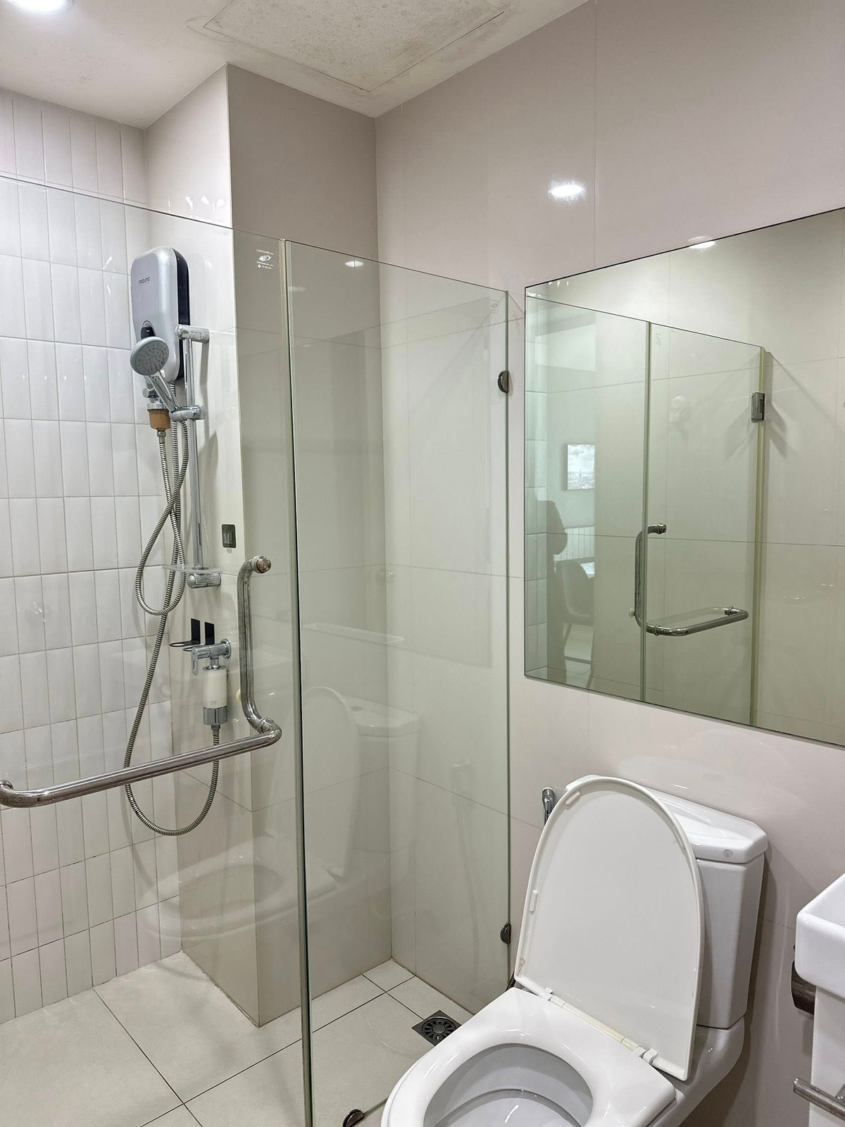 ให้เช่าคอนโดพระราม 9 เพชรบุรีตัดใหม่ RCA : For Rent Life Asoke   1 ห้องนอน |1 ห้องน้ำ