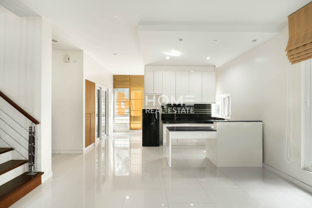 ขายบ้านลาดพร้าว เซ็นทรัลลาดพร้าว : บ้านเดี่ยวใจกลางลาดพร้าว ✨ เดอะ แกลเลอรี่ เฮ้าส์ แพทเทิร์น / 3 ห้องนอน (ขาย), The Gallery House Pattern / 3 Bedrooms (FOR SALE) TPM307