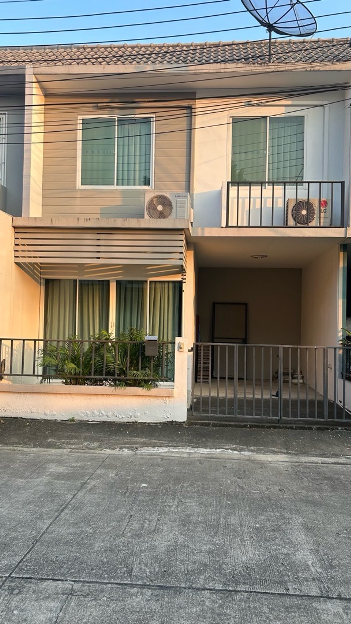 ขายทาวน์โฮมแจ้งวัฒนะ เมืองทอง : ขายทาวน์เฮาส์ อารียา เดอะ คัลเลอร์ ติวานนท์–ปากเกร็ด ใกล้ตลาดดวงแก้ว 3นอน ราคา 2.4 ล้าน