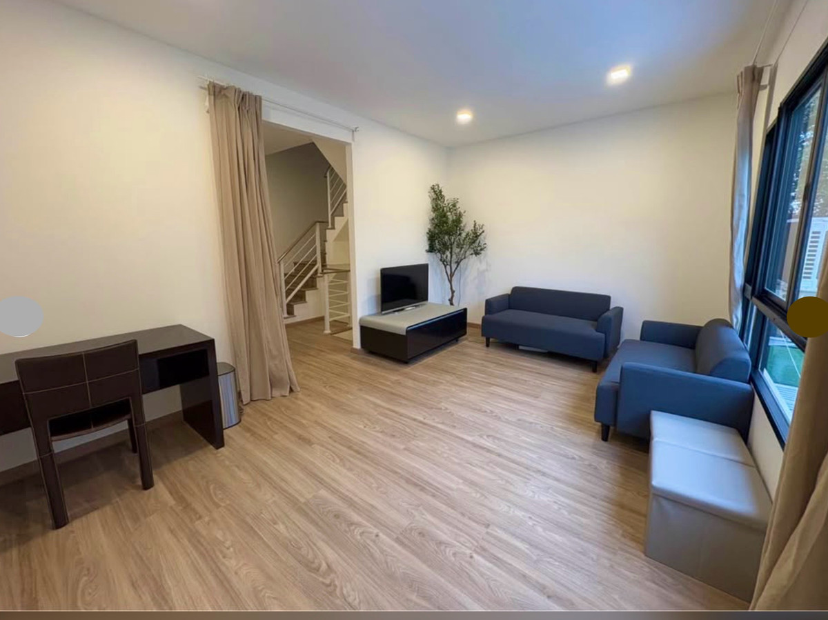 ให้เช่าทาวน์โฮมพัฒนาการ ศรีนครินทร์ : ให้เช่า | Townhome 3 ชั้น วิวสนามกอล์ฟ โครงการ Patio Srinakarin–Rama 9 (กรุงเทพกรีฑา) บ้านใหม่ ไม่เคยปล่อยเช่า ตกแต่งสไตล์มินิมอล