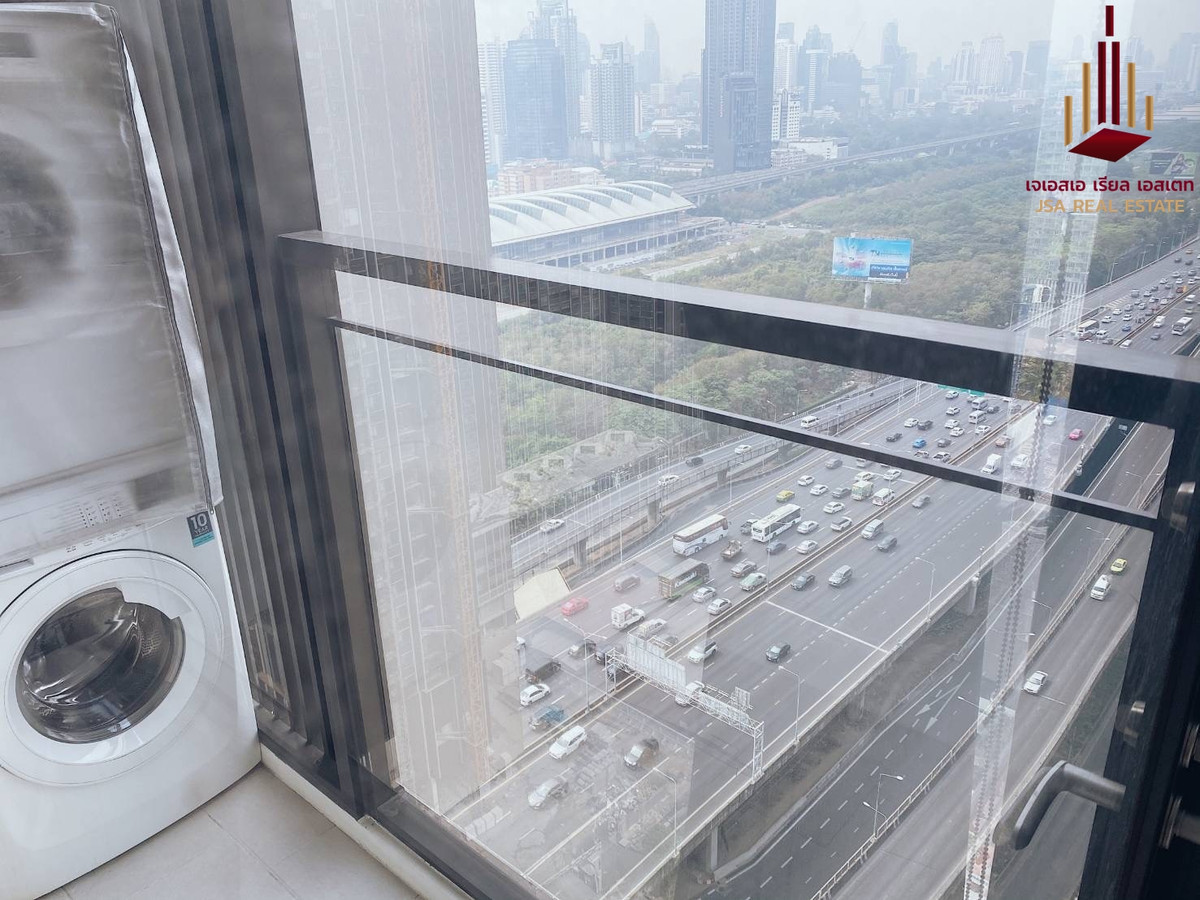 For SaleCondoRama9, Petchburi, RCA : ✨ For Sale: Chewathai Residence Asoke Condo ✨ 💰 Only 4,100,000 THB