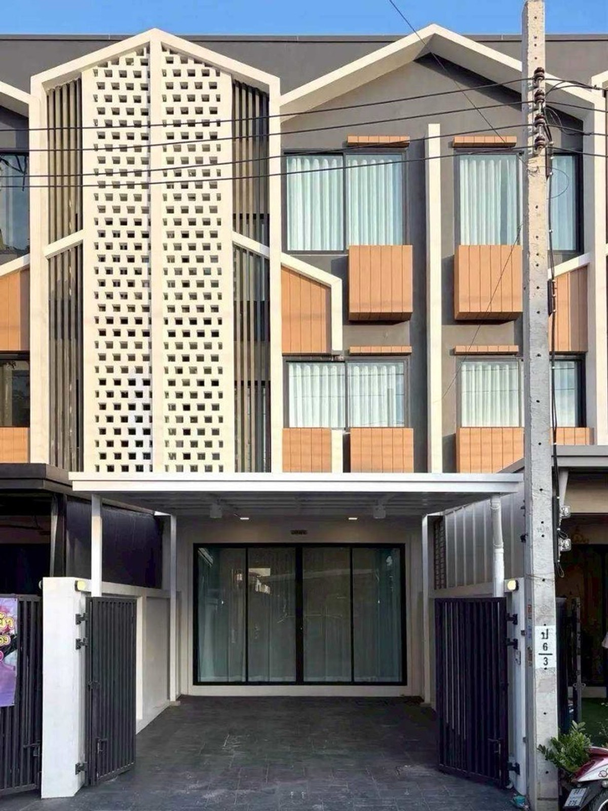 ให้เช่าทาวน์โฮมสมุทรปราการ สำโรง : ให้เช่า Townhome แพรกษา 30 🚆🚂🎪Phraeksa 30 聯排別墅出租 