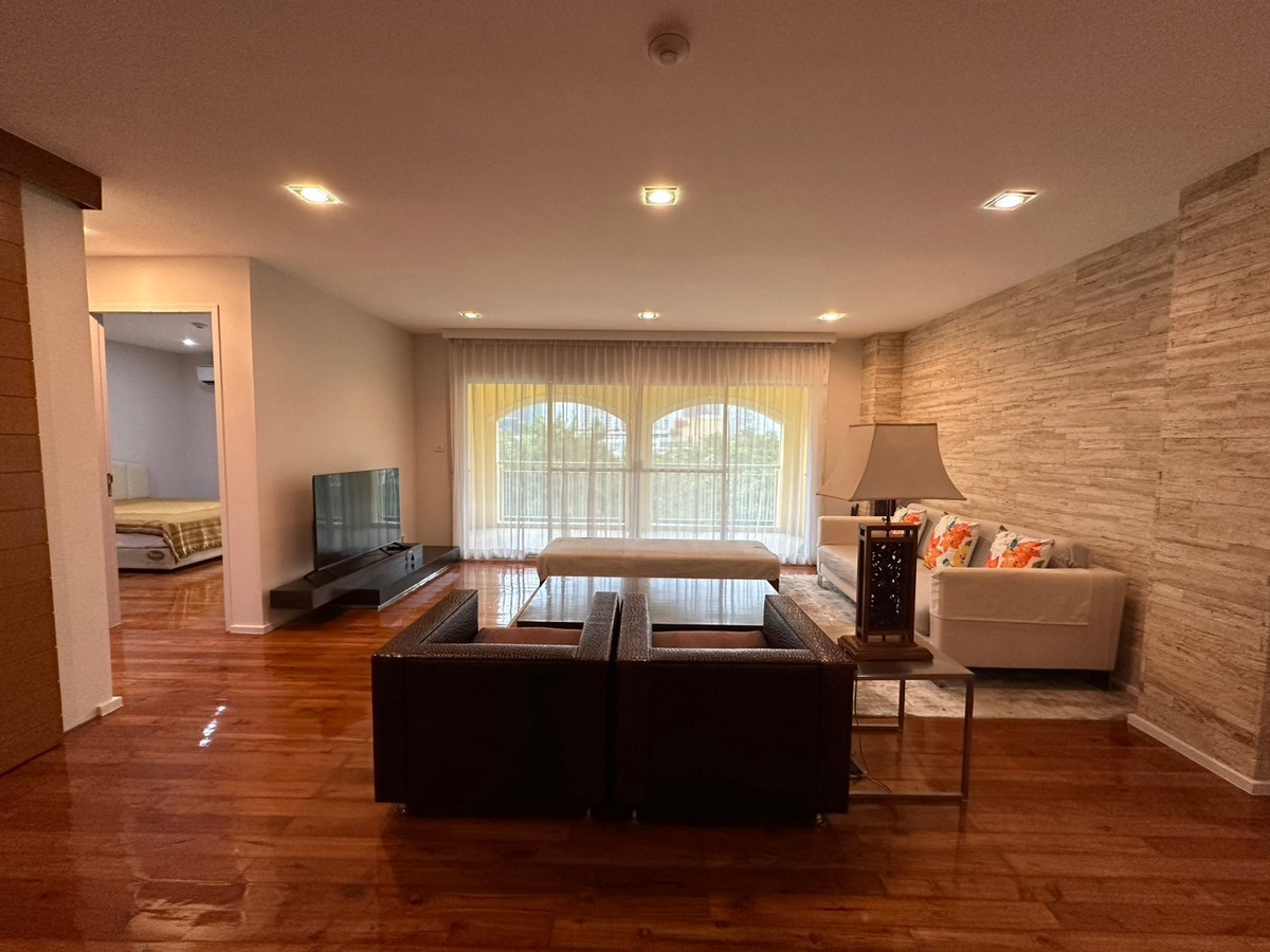 For SaleCondoSukhumvit, Asoke, Thonglor : Selling with Tenant Private Low-rise condo @ Silver Heritage Sukhumvit 38 2 Bedrooms - Near BTS Thonglor