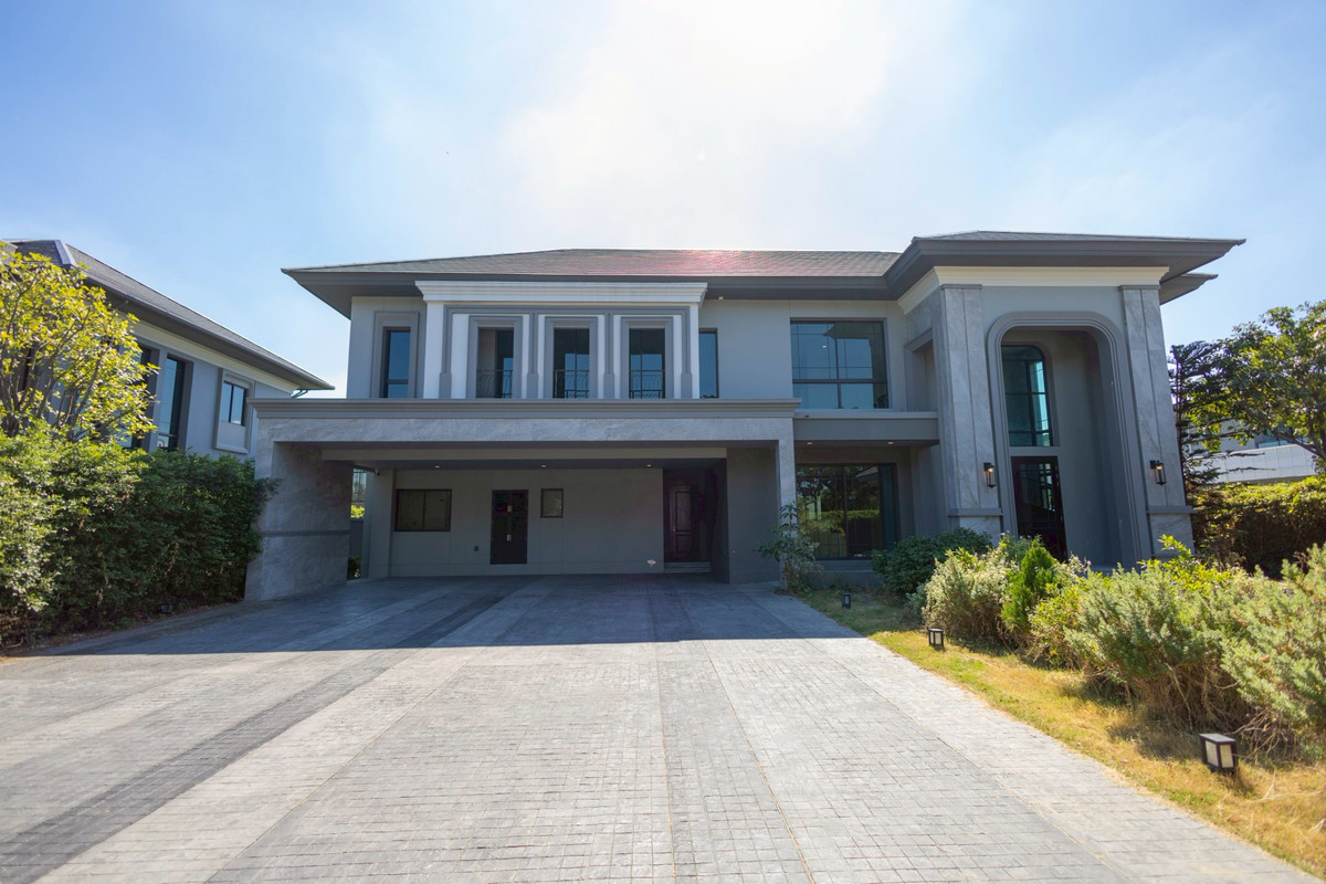 ขายบ้านมีนบุรี-ร่มเกล้า : 🏡 💥คฤหาสน์หรู พื้นที่กว้าง 10 จอด พร้อมสระว่ายน้ำ  เดอะ พาวิลเลียน รามคำแหง-วงแหวน 🎉