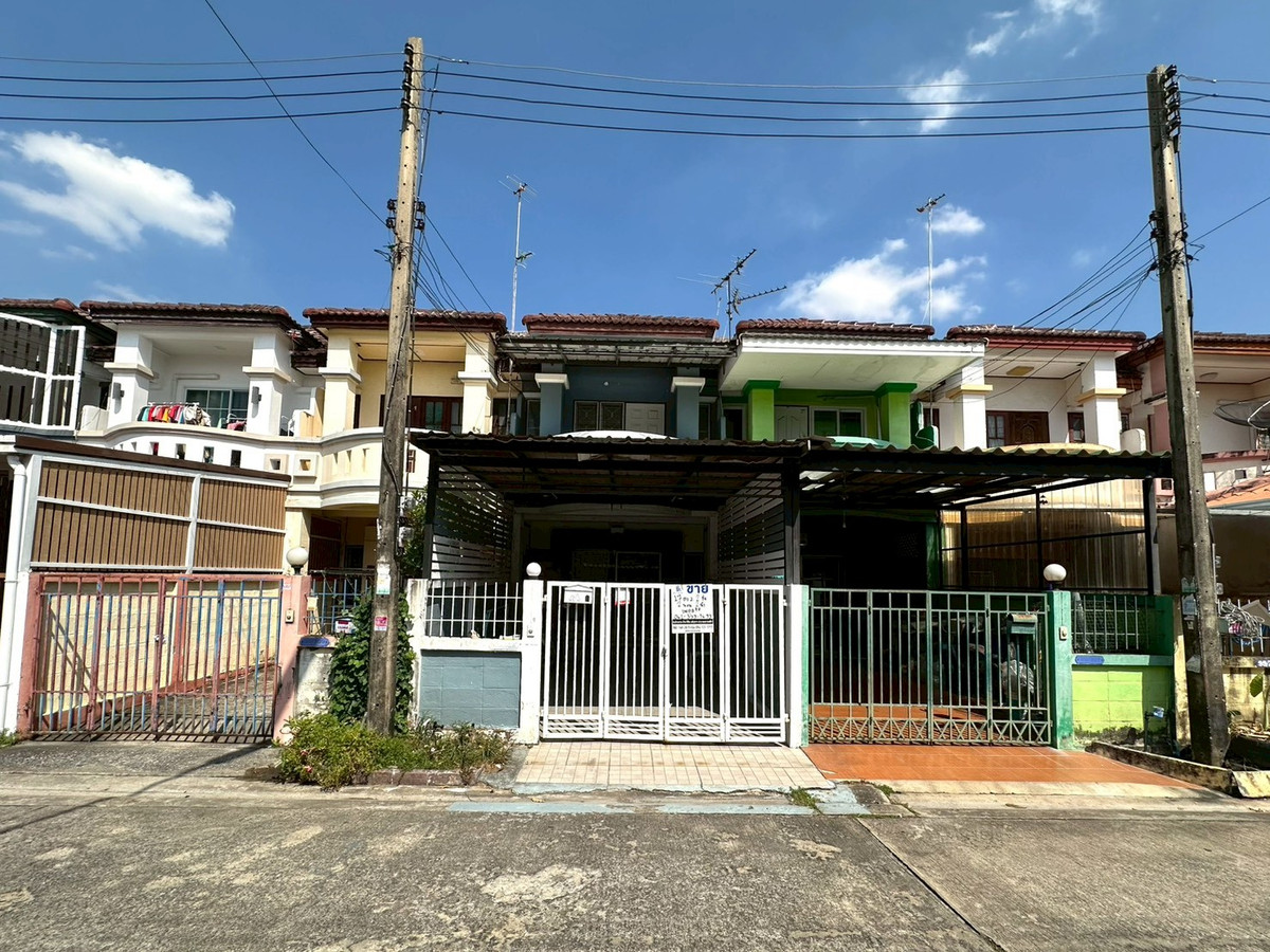 ขายทาวน์โฮมปทุมธานี รังสิต ธรรมศาสตร์ : ทาวน์เฮ้าส์ 2 ชั้น 17 ตร.ว. สภาพดีพร้อมเข้าอยู่ หมู่บ้านเทพมงคล ปทุมธานี ใกล้เมืองทองธานี ซอยเทคโนแหลมทอง ถนนกรุงเทพ-ปทุมธานี เมือง