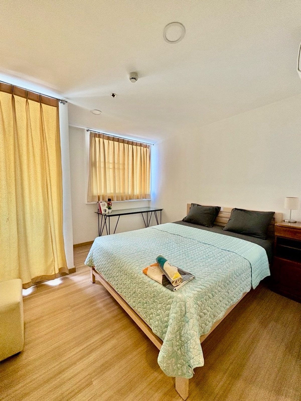 ขายคอนโดพระราม 8 สามเสน ราชวัตร : 🌉 ขายด่วน! คอนโดวิวโค้งน้ำเจ้าพระยา สะพานพระราม 8 🌉
Chateau In Town Rama 8
💥 ราคาเพียง 2.25 ล้านบาท (รวมค่าโอน) 💥

ตื่นเช้ามาพร้อมวิวแม่น้ำเจ้าพระยา
เย็น ๆ นั่งมองแสงไฟสะพานพระราม 8 จากห้องคุณ
ทำเลนี้…หายาก และราคานี้…ไม่ควรพลาด!
