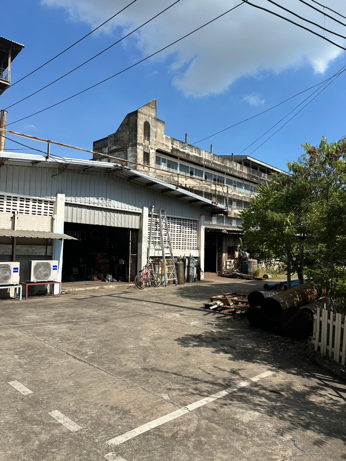 ขายโรงงานสมุทรปราการ สำโรง : ขายโรงงาน ผังเมืองสีม่วง สมุทรปราการ 8 ไร่  ติดถนนสุขุมวิทสายเก่า