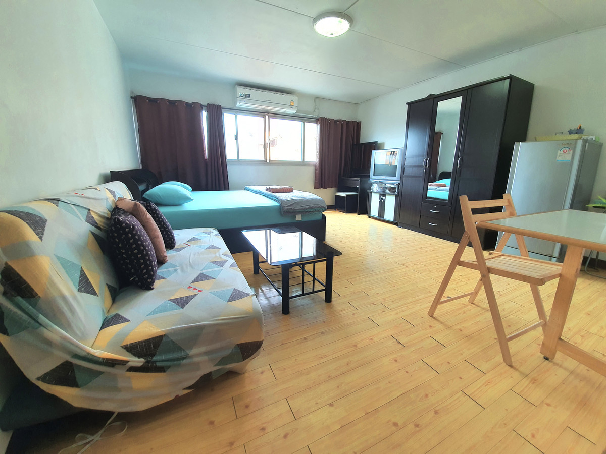 ขายคอนโดแจ้งวัฒนะ เมืองทอง : คอนโดวิวด้านใน ป๊อปปูล่าคอนโด ตึก ซี 3 ชั้น 15 พร้อมเข้าอยู้ได้ทันที ใกล้ cosmo plaza มาก