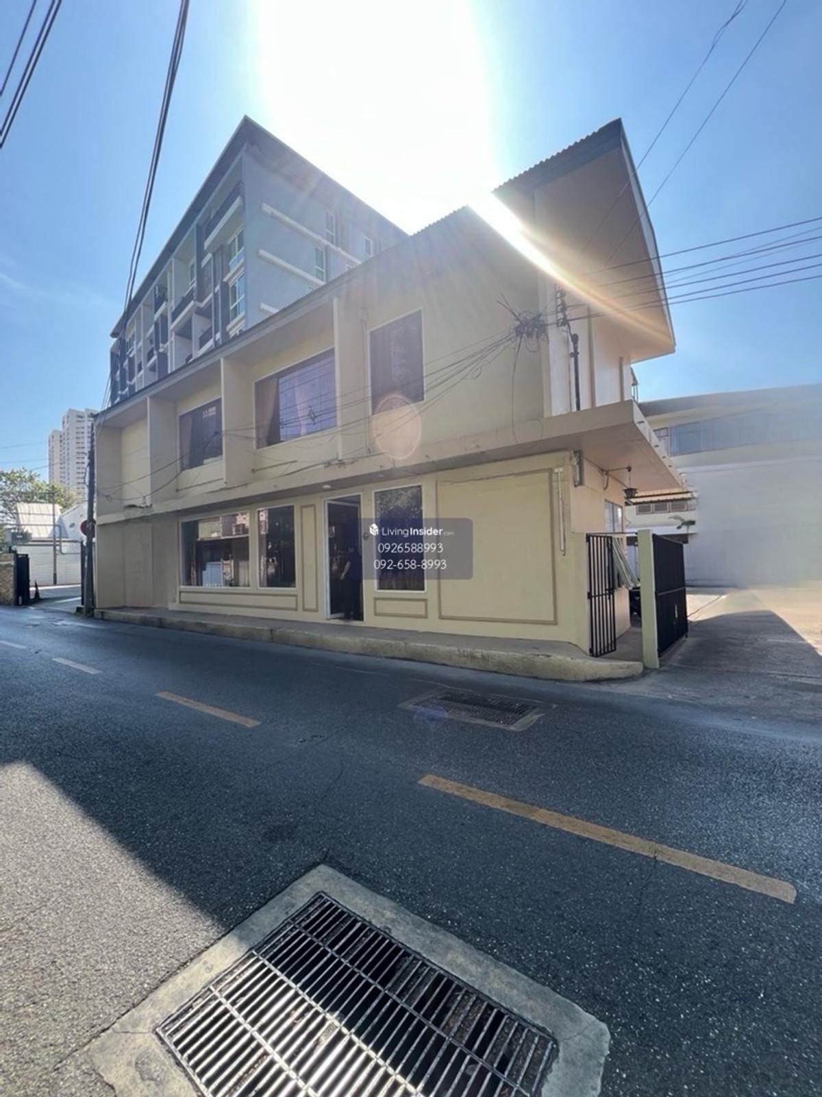 ให้เช่าโชว์รูมสุขุมวิท อโศก ทองหล่อ : ให้เช่า ออฟฟิศ โชว์รูม ทองหล่อ • เอกมัย สุขุมวิท มีที่จอดรถ 8 คัน เหมาะ คลินิก / เวลเนส / สปา / ร้านเสริมสวย / เสื้อผ้า 