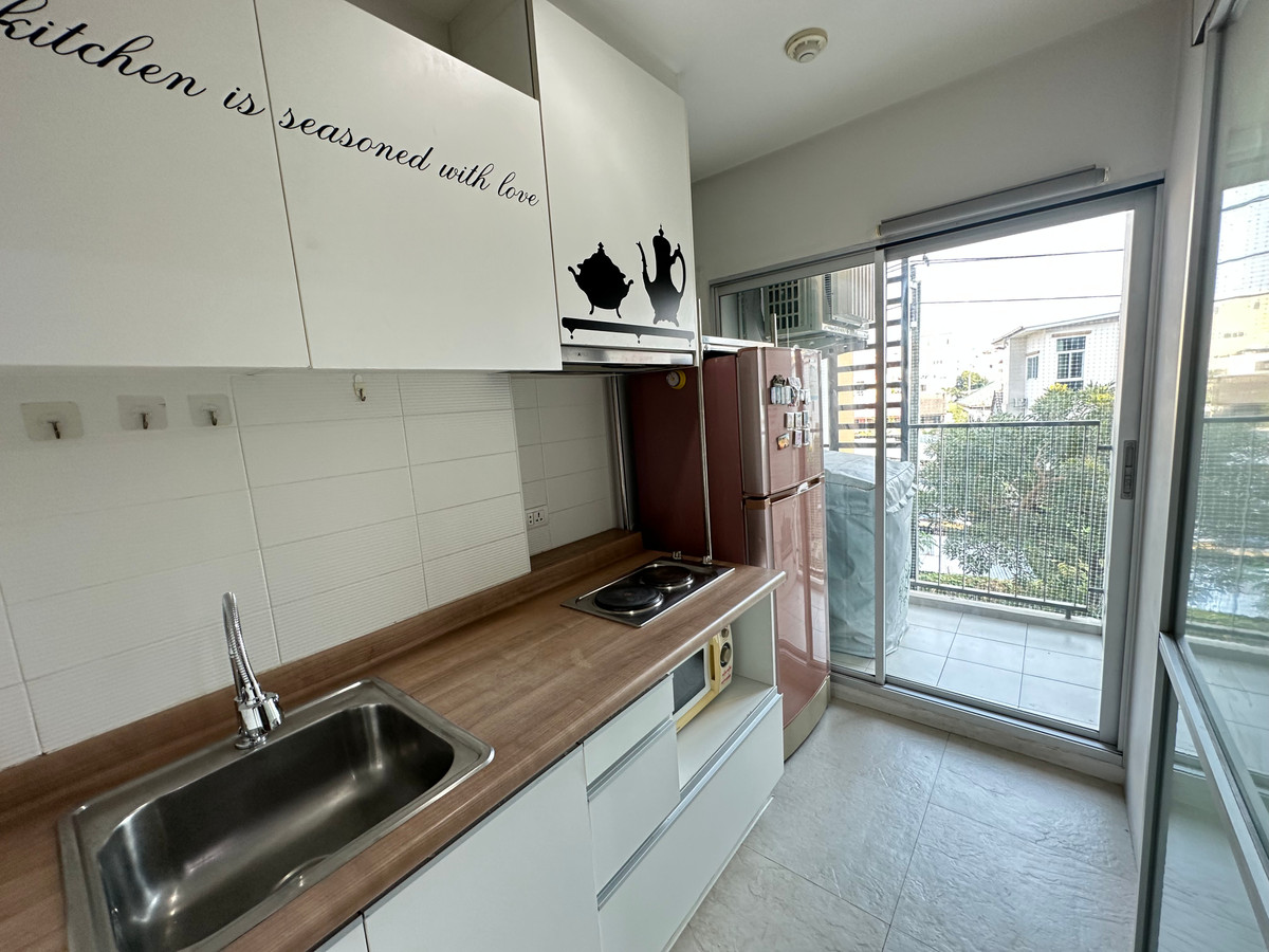 For RentCondoRatchadapisek, Huaikwang, Suttisan : 🔥For Rent Now🔥 U Delight @ Huai Khwang Station, Spacious 2-Bedroom Unit, Fully Furnished and Ready to Move In, Located on the Main Road.