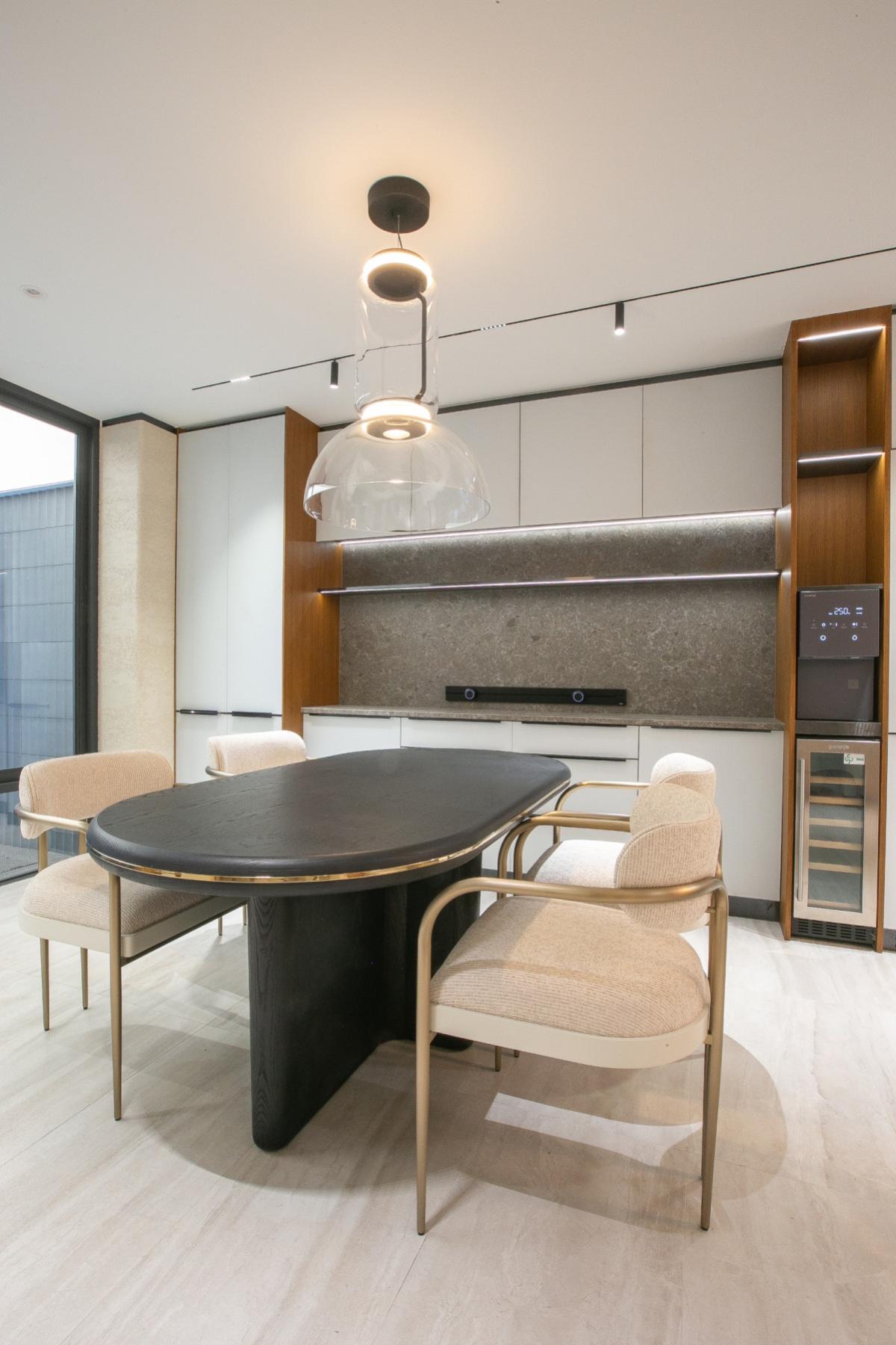 For SaleTownhomeSukhumvit, Asoke, Thonglor : For Sale Townhouse/Townhome  , Baan Klang Krung Thonglor , BTS-Thong Lo , Khlong Tan Nuea , Watthana , Bangkok , CX-142205