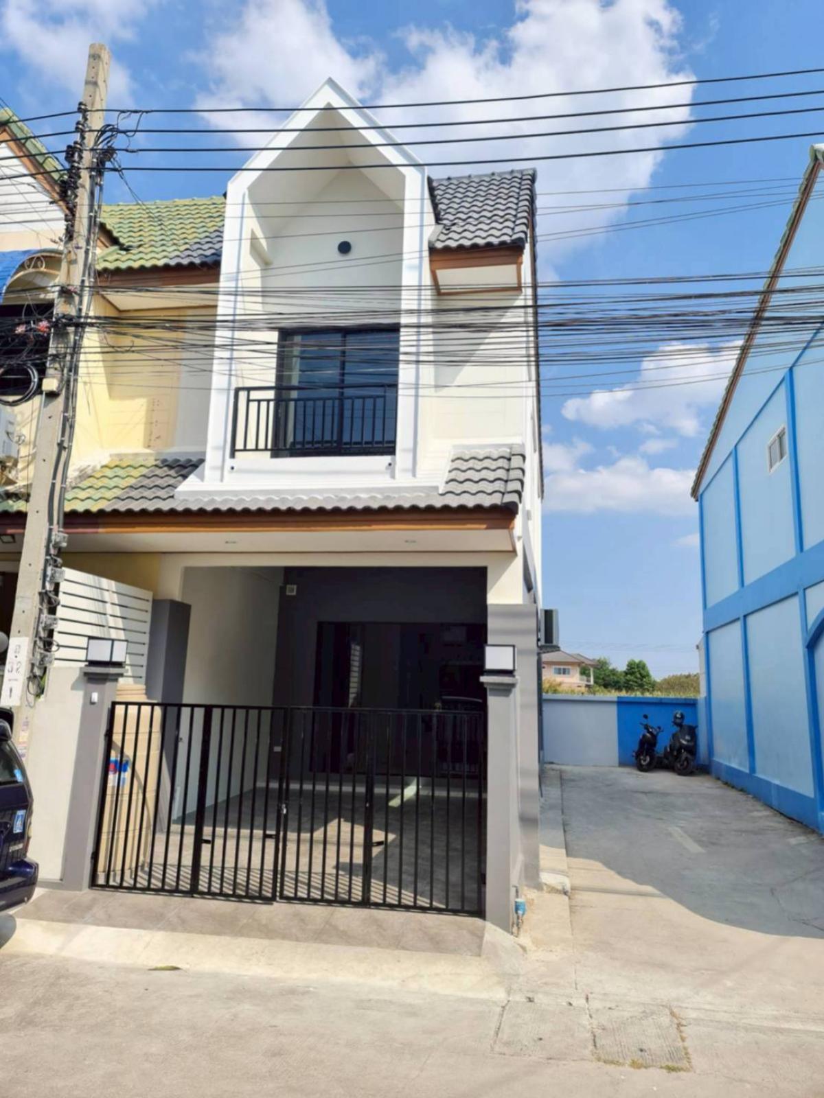 For SaleTownhomeRama5, Ratchapruek, Bangkruai : For Sale Townhouse/Townhome  , Thanajit Bangkruai , corner unit , newly renovated , Sala Klang , Bang Kruai , Nonthaburi , CX-142099