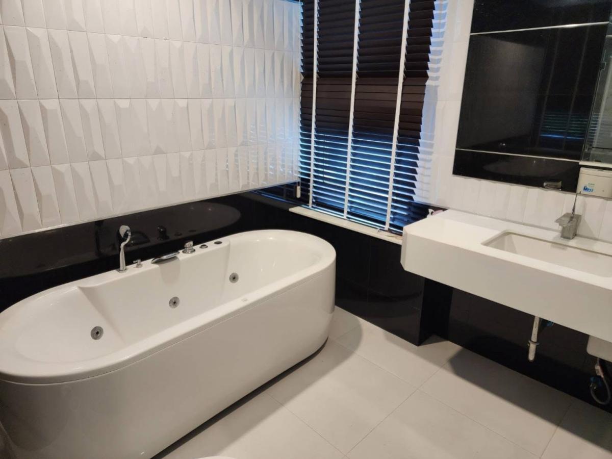 ขายบ้านลาดพร้าว เซ็นทรัลลาดพร้าว : ขายบ้าน  เดอะ แกลเลอรี่ เฮ้าส์ แพทเทิร์น BTS-พหลโยธิน 24 จอมพล  เขต จตุจักร กรุงเทพ CX-139826