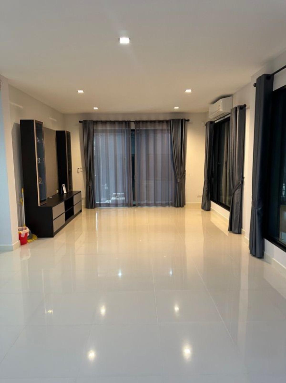 ขายบ้านบางแค เพชรเกษม : ขายบ้าน  วิสดอม กรีนทาวน์ 2 ห้องมุม หนองแขม เขต หนองแขม กรุงเทพ CX-140852